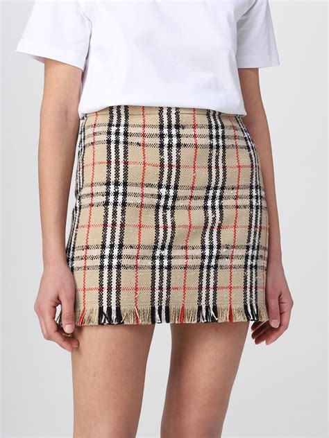 falda burberry|burberry her men's clothing.